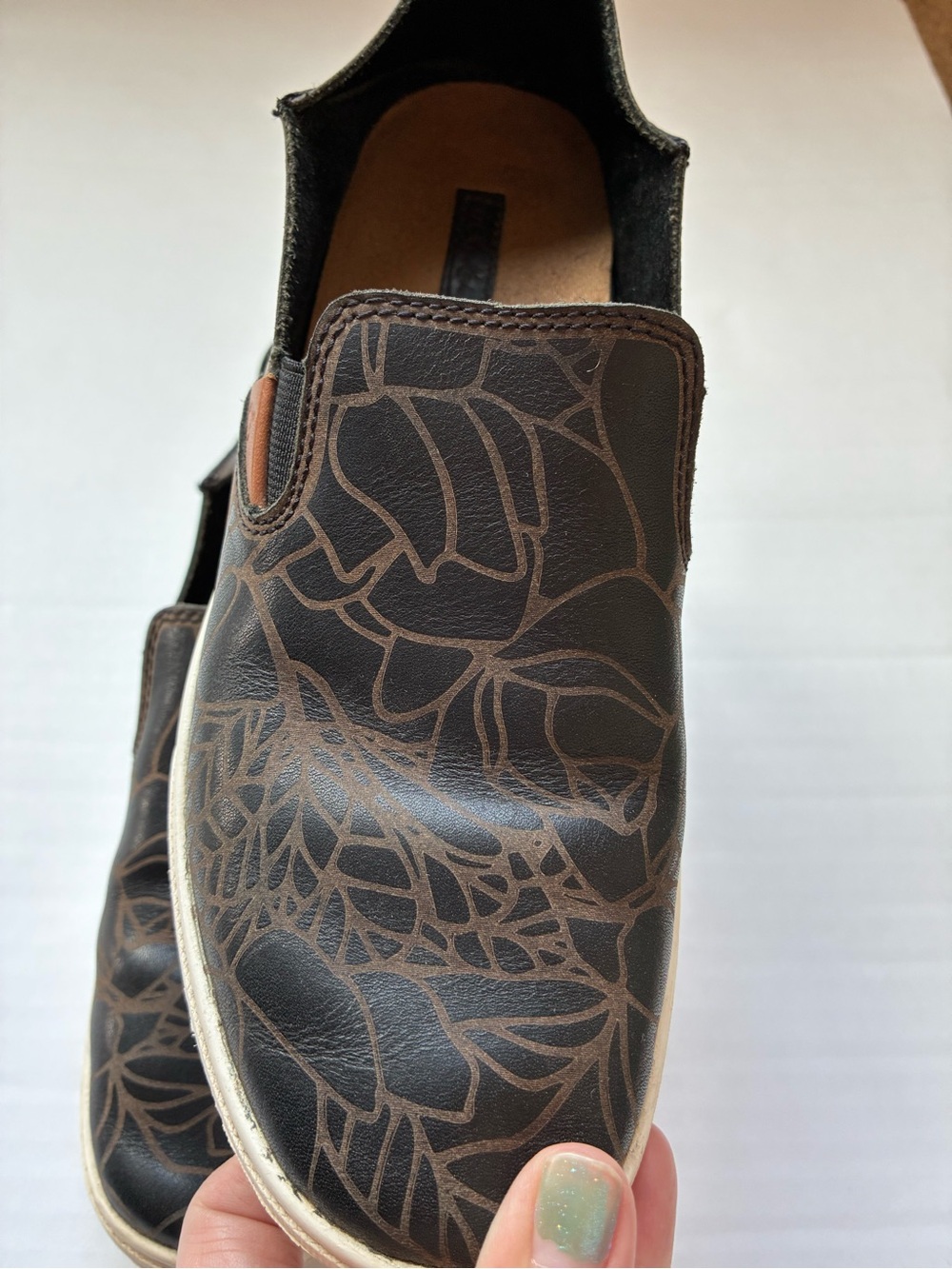 Women’s OLUKAI Shoes 6.5 - Picture 2 of 8